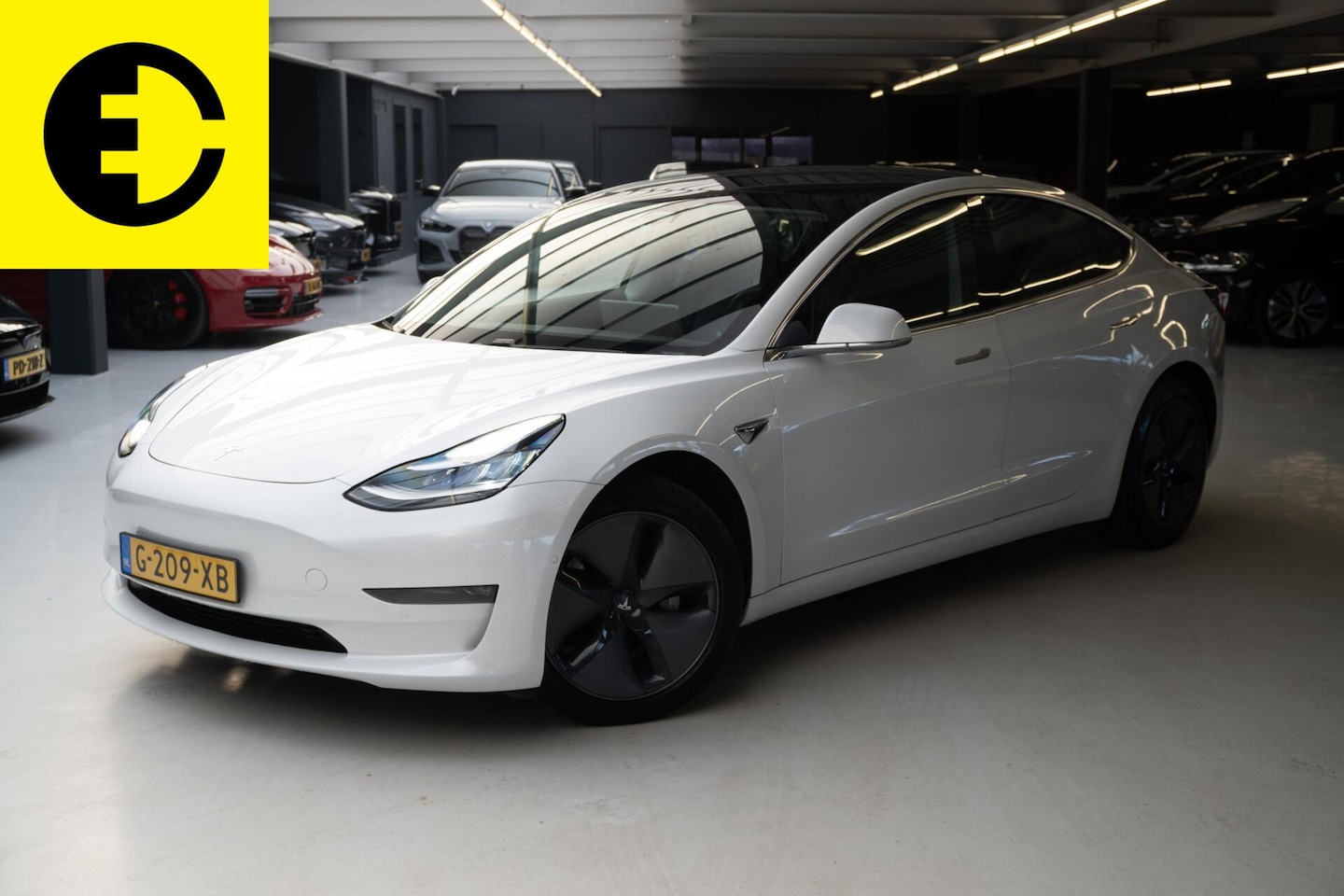 Tesla Model 3 - Long Range RWD Long Range AWD 75 kWh | Trekhaak | Autopilot | Incl.BTW - AutoWereld.nl
