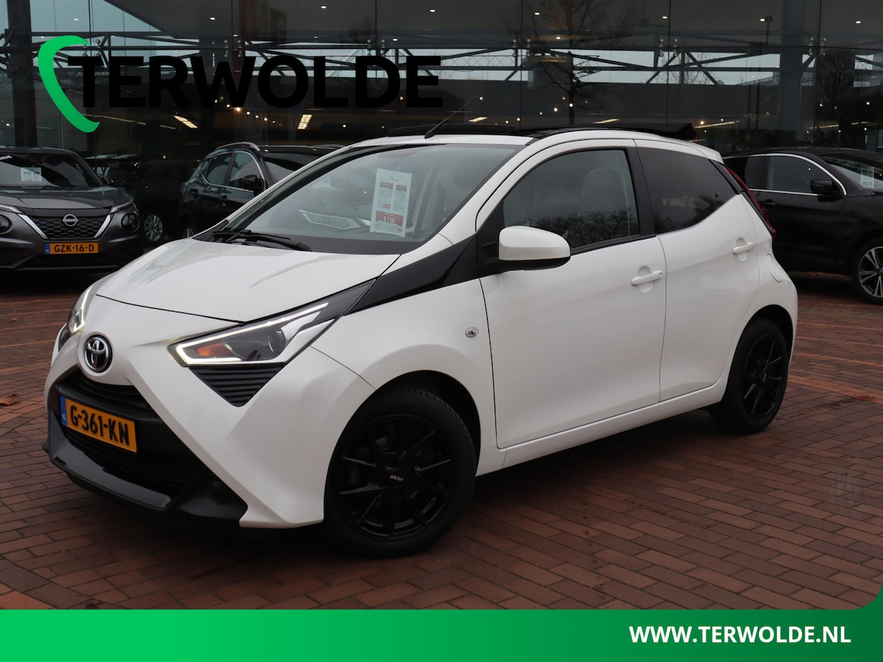 Toyota Aygo - 1.0 VVT-i x-play limited | Vouwdak | Parkeercamera | Lichtmetalen velgen | - AutoWereld.nl