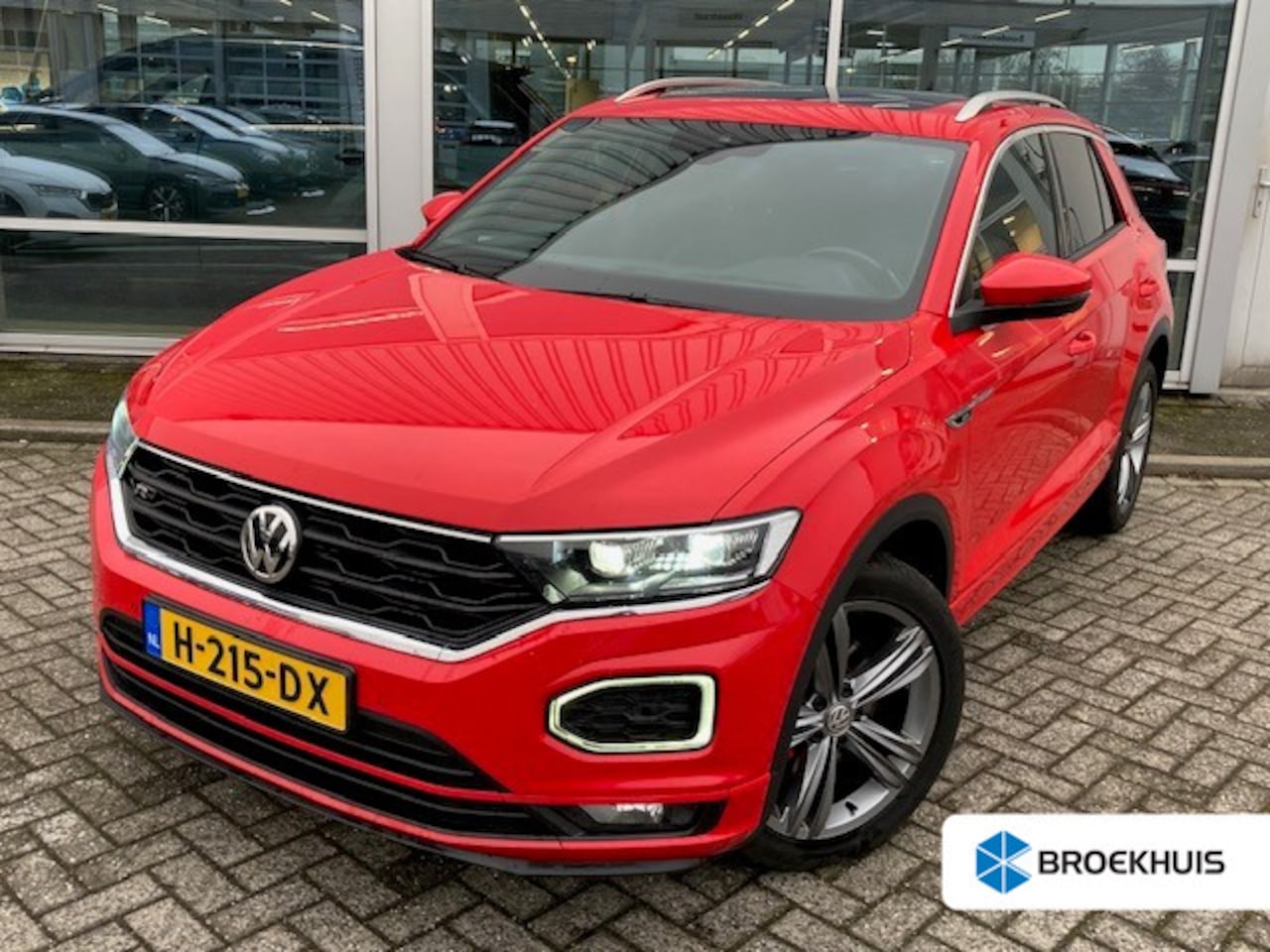 Volkswagen T-Roc - 1.5 TSI Sport Business R 150pk DSG/AUTO | Dodehoekdetectie | Panorama dak | Camera achter - AutoWereld.nl