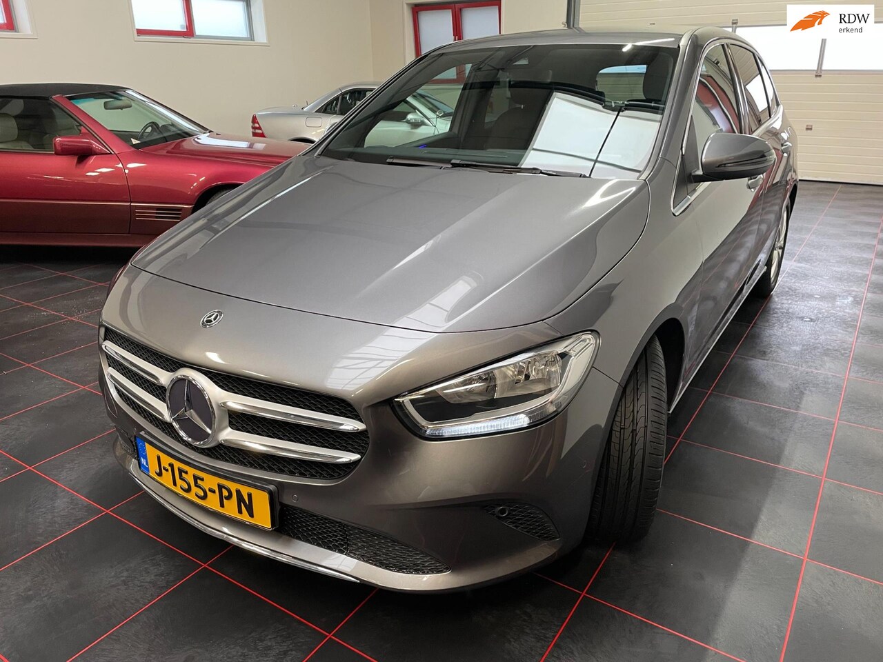 Mercedes-Benz B-klasse - 180 Launch Edition Premium Plus 180 Launch Edition Premium Plus - AutoWereld.nl