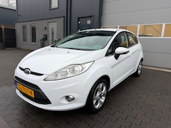 Ford Fiesta - 1.25 Titanium 5Drs|Airco|Cruiscontrole| Parkeersensor|Nieuwe APK|DBriem vervangen