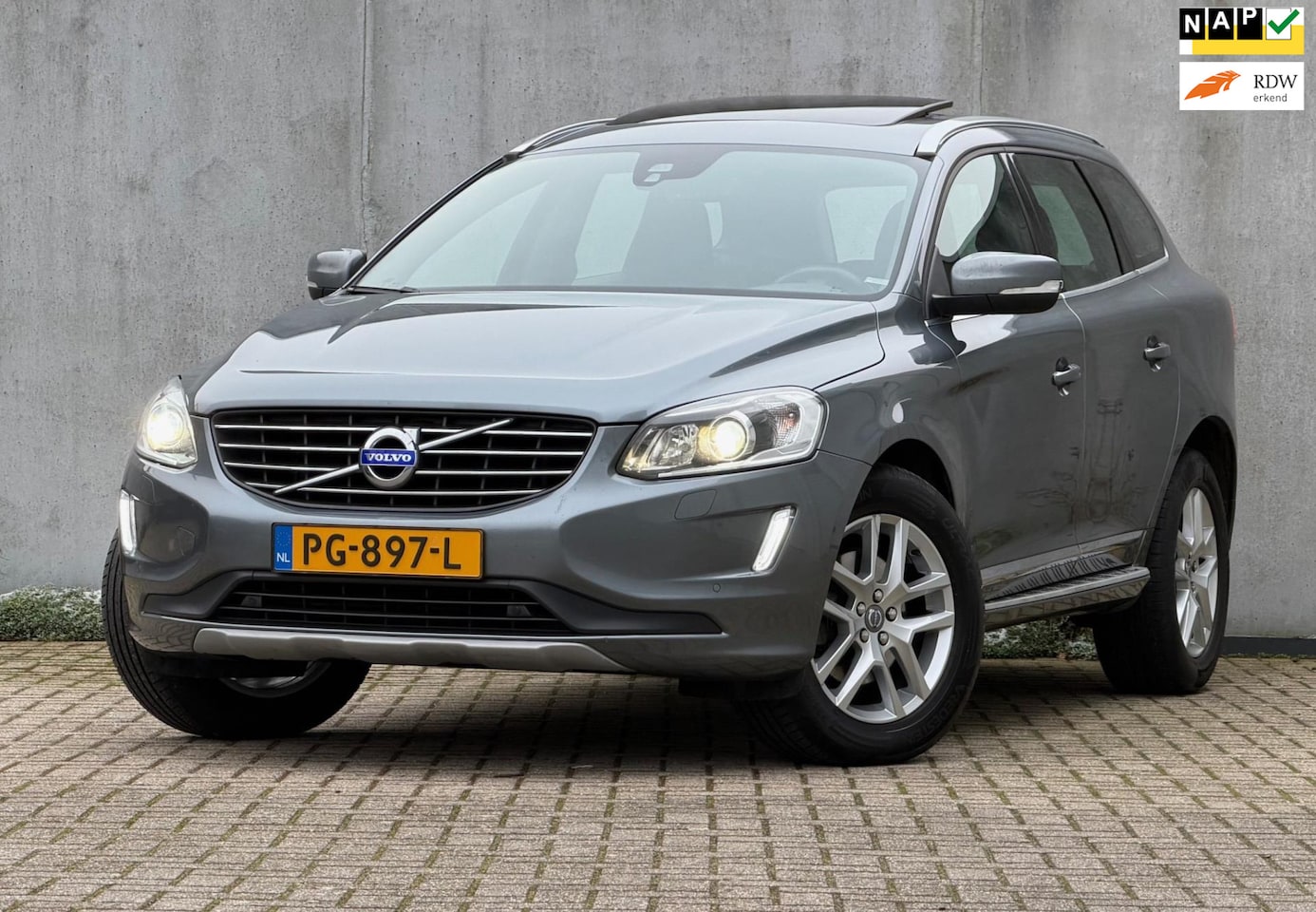 Volvo XC60 - 2.0 T5 FWD Polar+ 245PK Xenon Leer Panoramadak - AutoWereld.nl