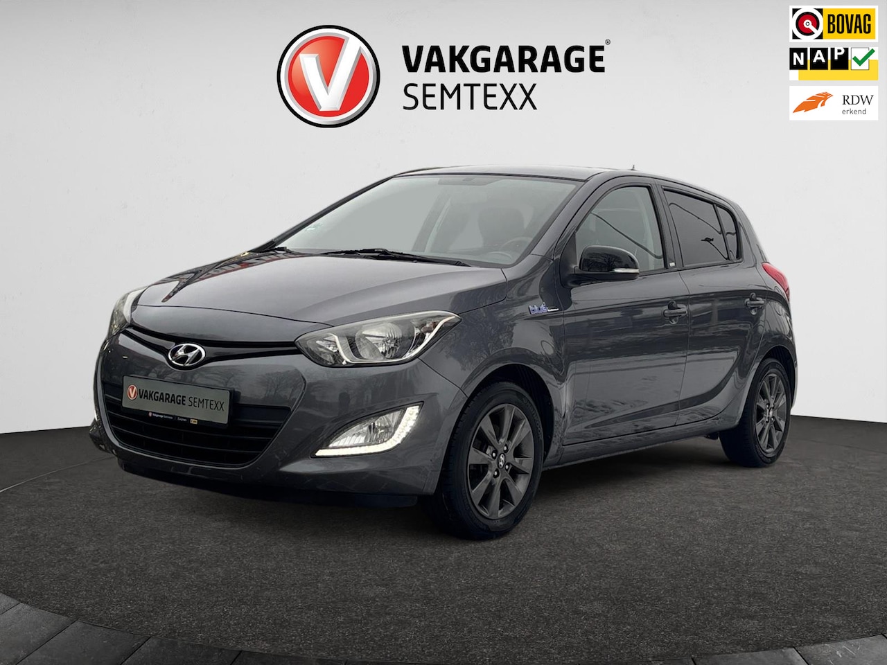 Hyundai i20 - 1.2i Go! | Org. NL | Airco | Navi | Isofix | Bluetooth | Elec. Verst. Spiegels | Mistlamp - AutoWereld.nl