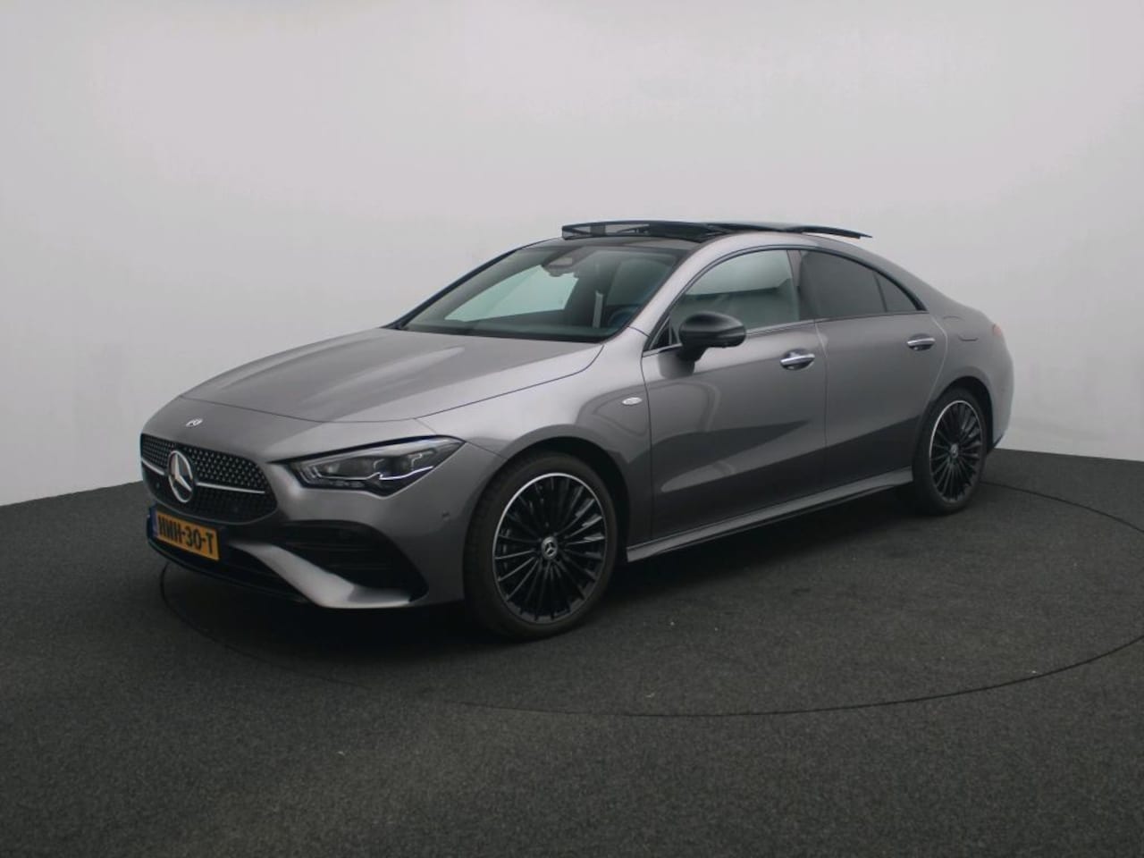 Mercedes-Benz CLA-Klasse - 250 e Premium Plus AMG Line | Memory pakket | Panoramadak | Head-up-display | 360 Camera | - AutoWereld.nl