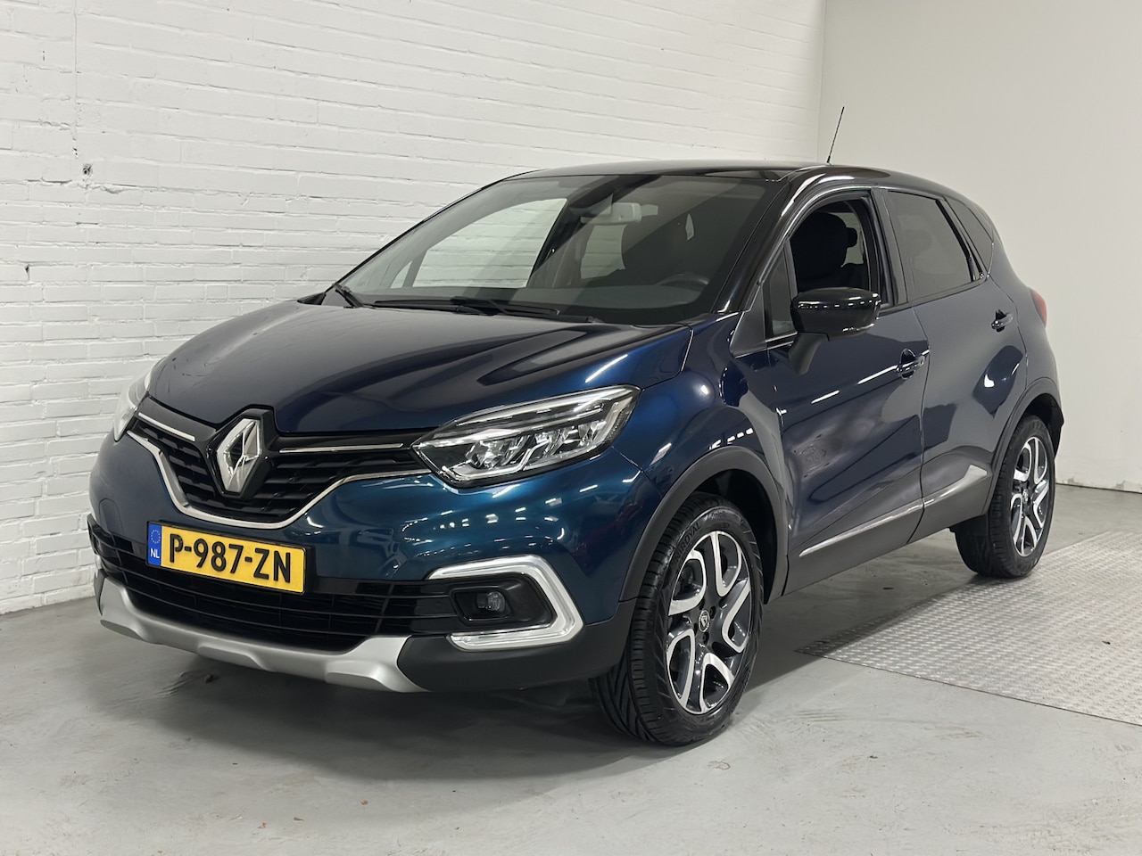 Renault Captur - 1.2 TCe Intens CLIMA / CRUISE / CAMERA / TREKHAAK - AutoWereld.nl