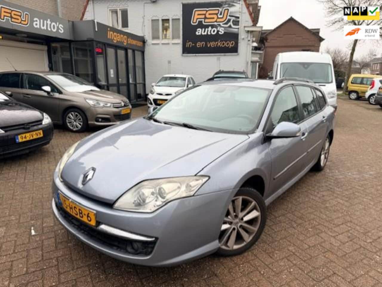 Renault Laguna Estate - 2.0 16V Expression / Div. Optie's / APK tot 10-09-2026 - AutoWereld.nl