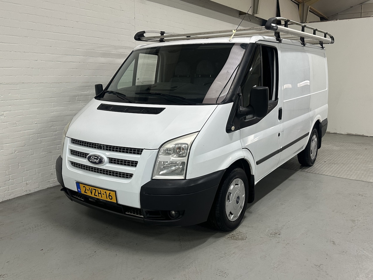 Ford Transit - 280S 2.2 TDCI Ambiente AIRCO / CRUISE / TREKHAK - AutoWereld.nl