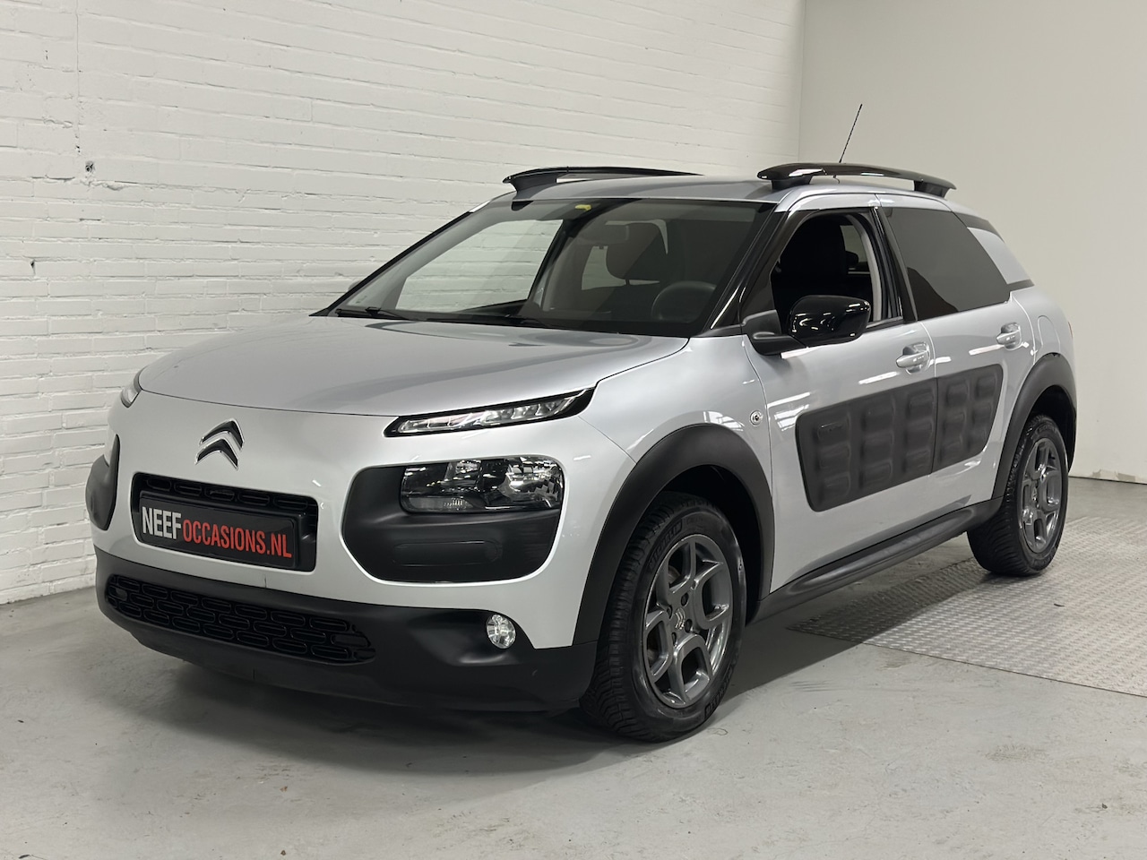 Citroën C4 Cactus - 1.2 PureTech Shine CLIMA / CRUISE / CAMERA / ELK.PAKKET - AutoWereld.nl