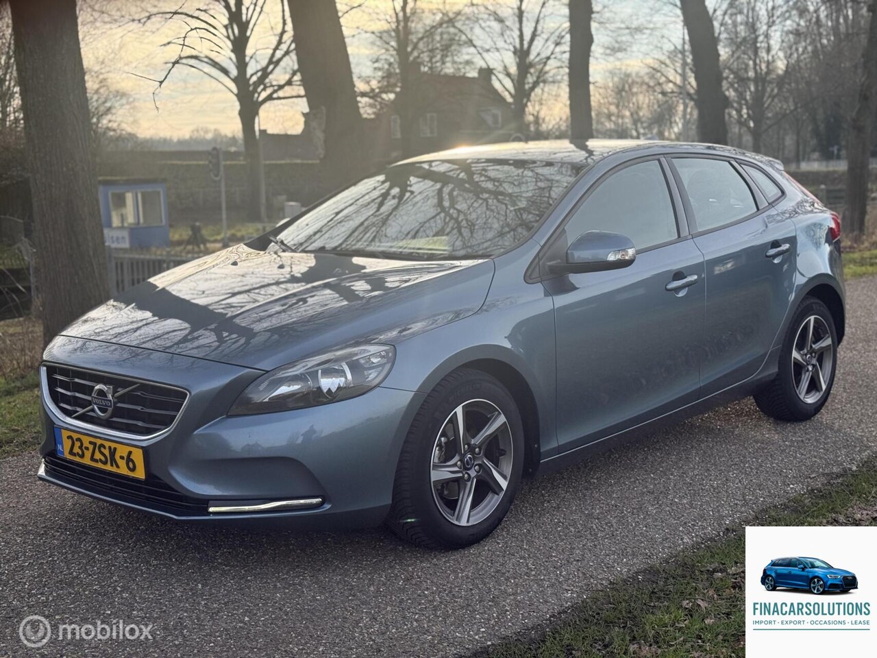 Volvo V40 - 1.6 D2 Summum|Airco|apk|Navigatie - AutoWereld.nl