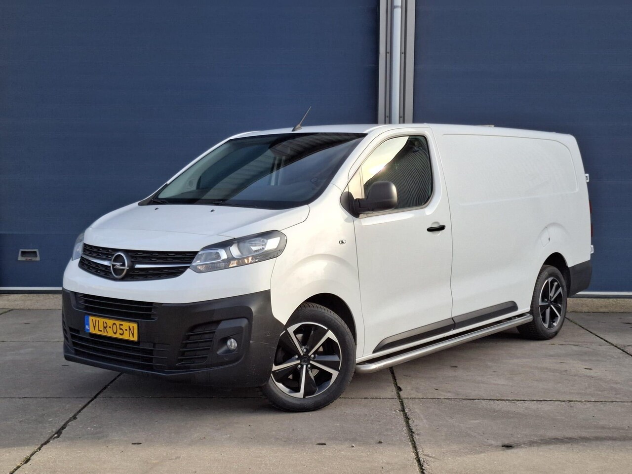 Opel Vivaro - 1.5 CDTI L2H1 Edition AIRCO / CRUISE CONTROLE / L3H1 / NAVI / CAMERA - AutoWereld.nl