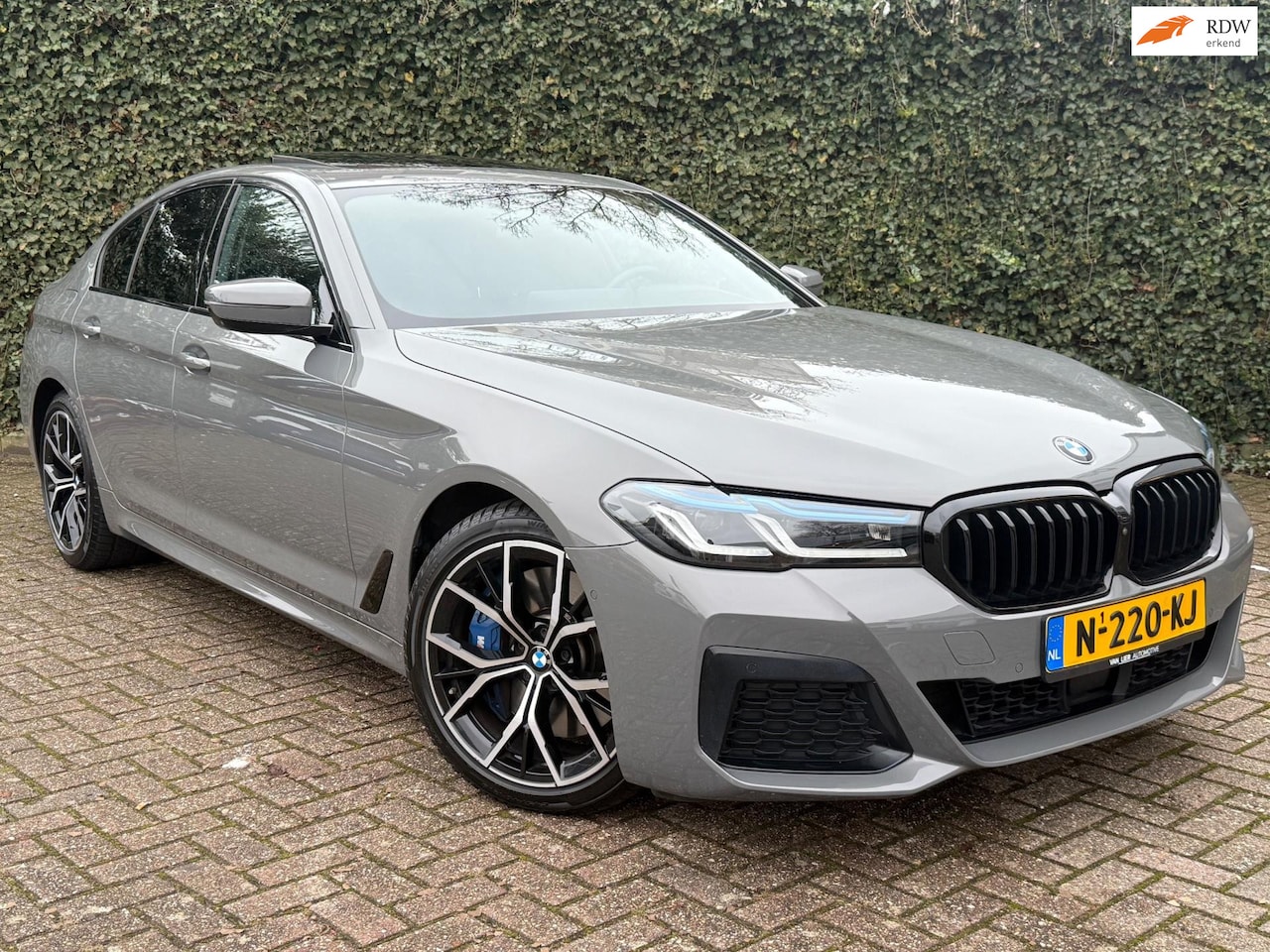 BMW 5-serie - 545e xDrive High Executive | B&W | Dakje | ACC | Laser | Achteras besturing - AutoWereld.nl