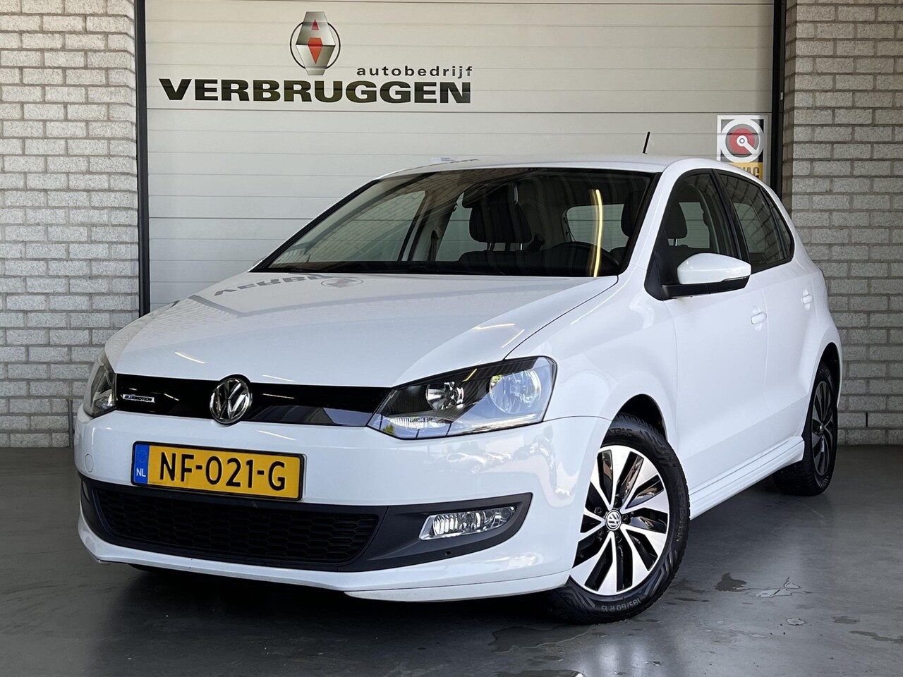 Volkswagen Polo - 1.0 BlueMotion Edition | 15" LMV | Carplay | Airco | Volledig onderh. | All-in rijklaarpri - AutoWereld.nl