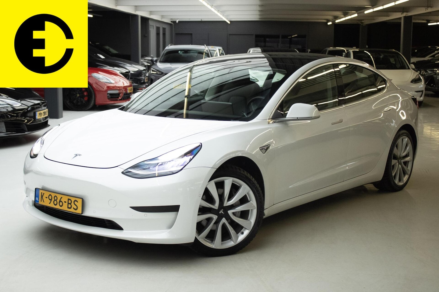 Tesla Model 3 - Standard RWD Plus 60 kWh | 89,7% SoH | Trekhaak | Incl.BTW - AutoWereld.nl