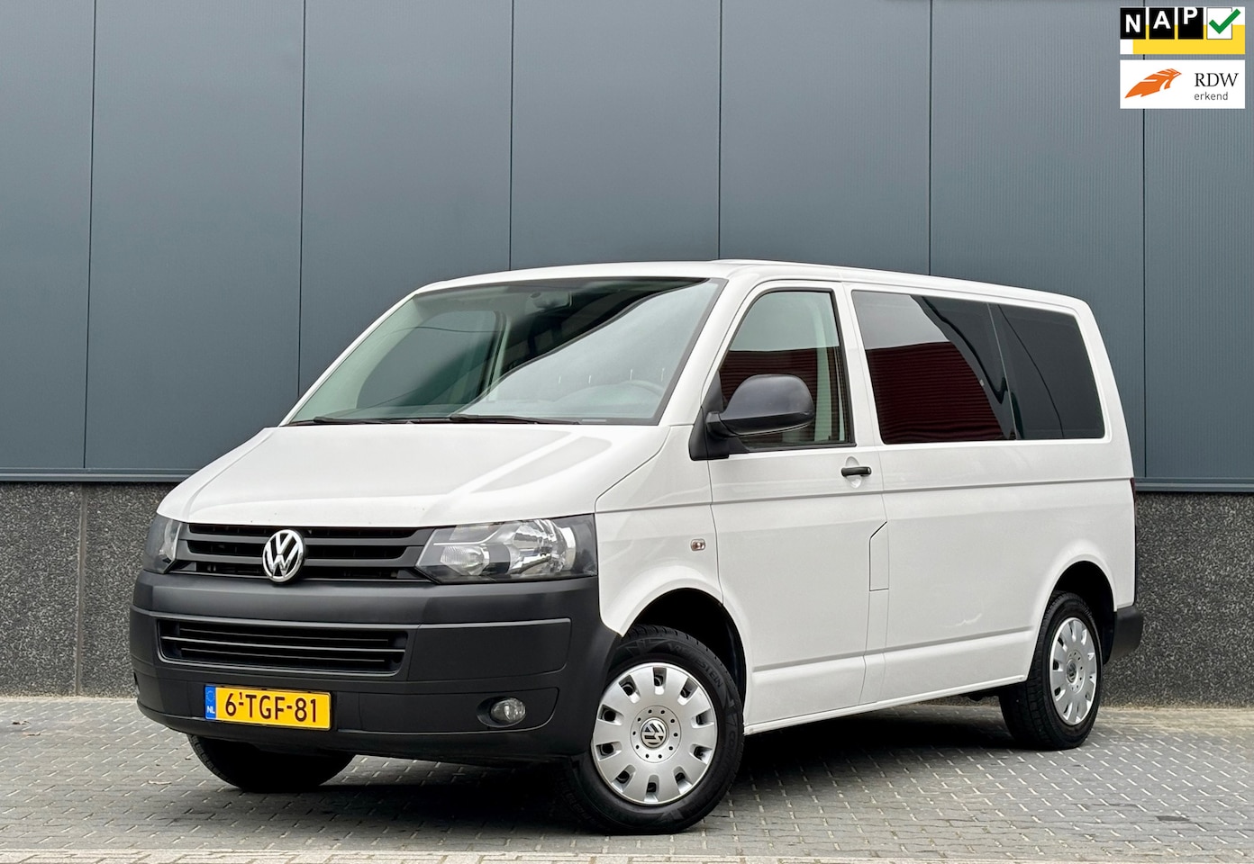 Volkswagen Transporter Kombi - 2.0 TDI L1H1 Trendline Baseline Airco | Trekhaak| Marge - AutoWereld.nl