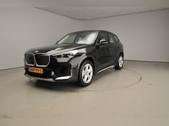 BMW iX1 - xDrive30 | LED | Leder | HUD | Active cruise | Sportstoelen | Elektr. zetels | DAB | Harma