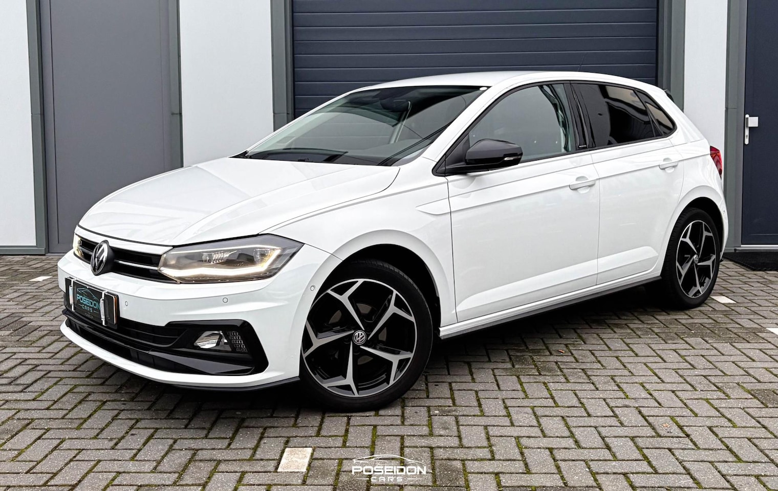 Volkswagen Polo - 1.0 R-LINE | ACC | LED | CARPLAY | AUTO.INPARK | STOELVERWARMING | 6-PDC | DEALER ONDERHOU - AutoWereld.nl