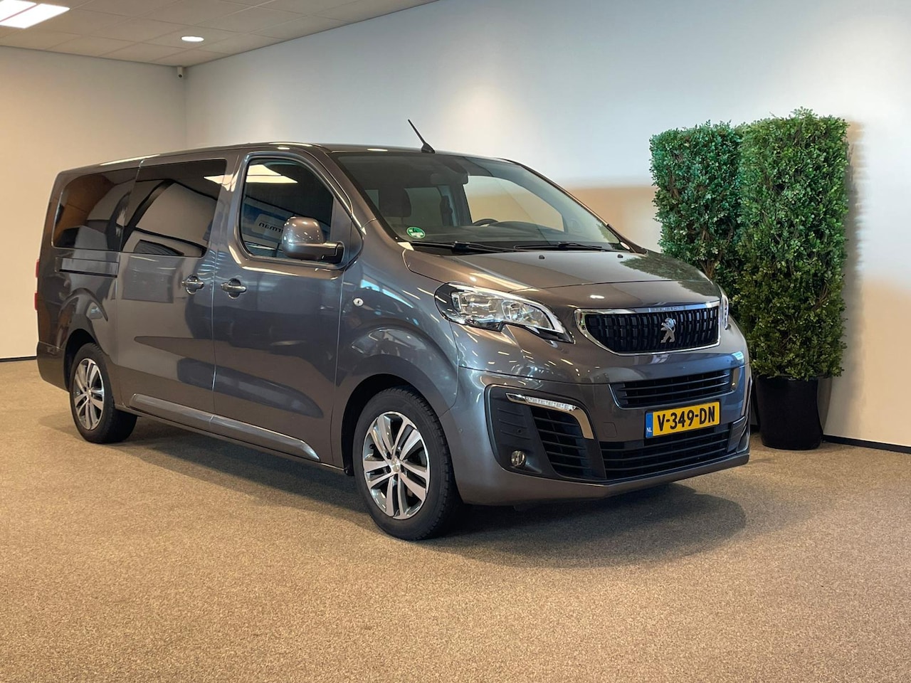 Peugeot Expert - L3H1 Rolstoelbus 4+1 Rolstoel geschikt - AutoWereld.nl