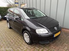 Volkswagen Touran - 1.6-16V FSI Business NAP//AIRCO//CRUISE//TREKHAAK//ELEC.RAMEN