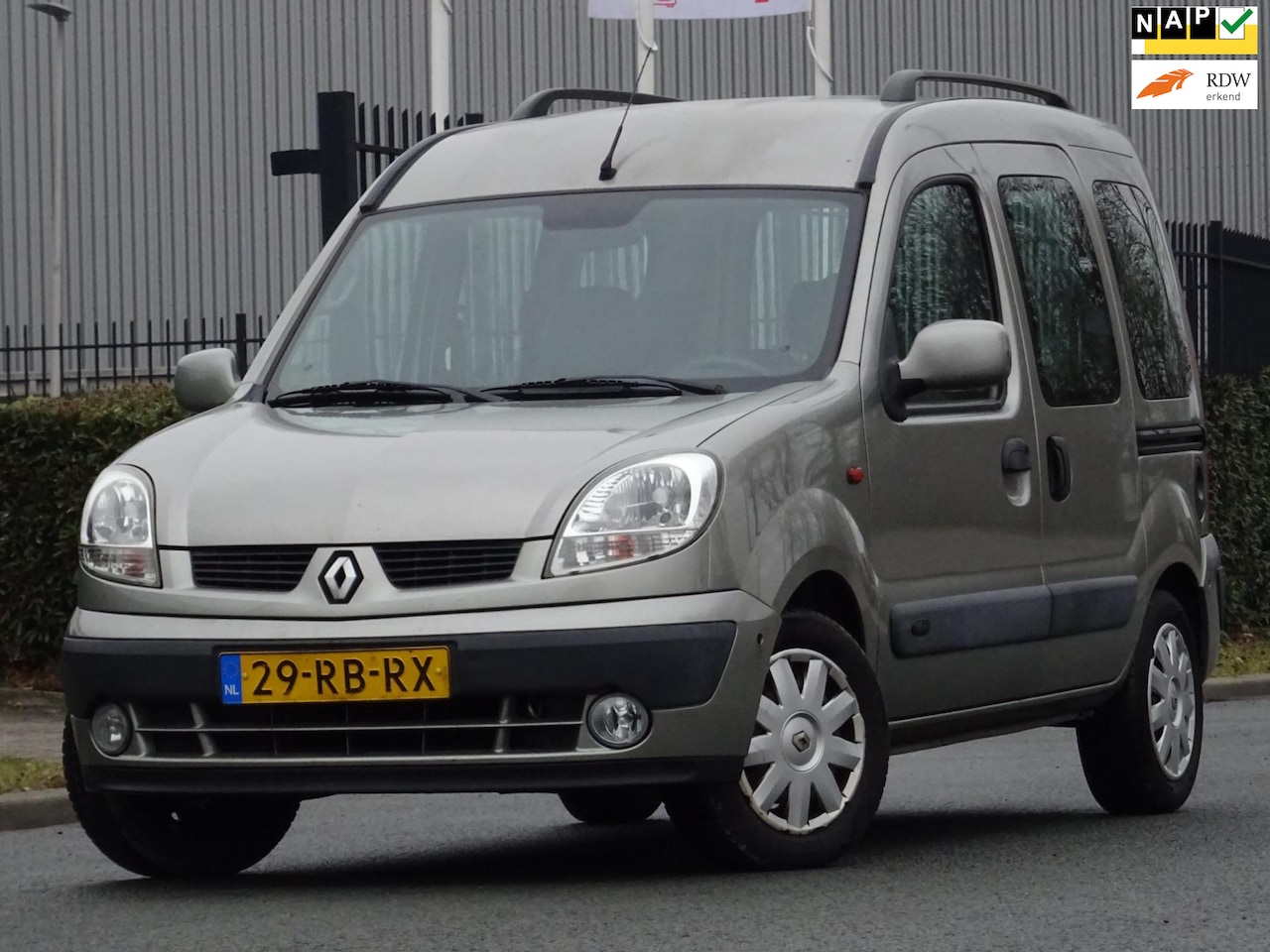 Renault Kangoo - 1.6-16V Privilège NAP/AIRCO/APK 2027 - AutoWereld.nl