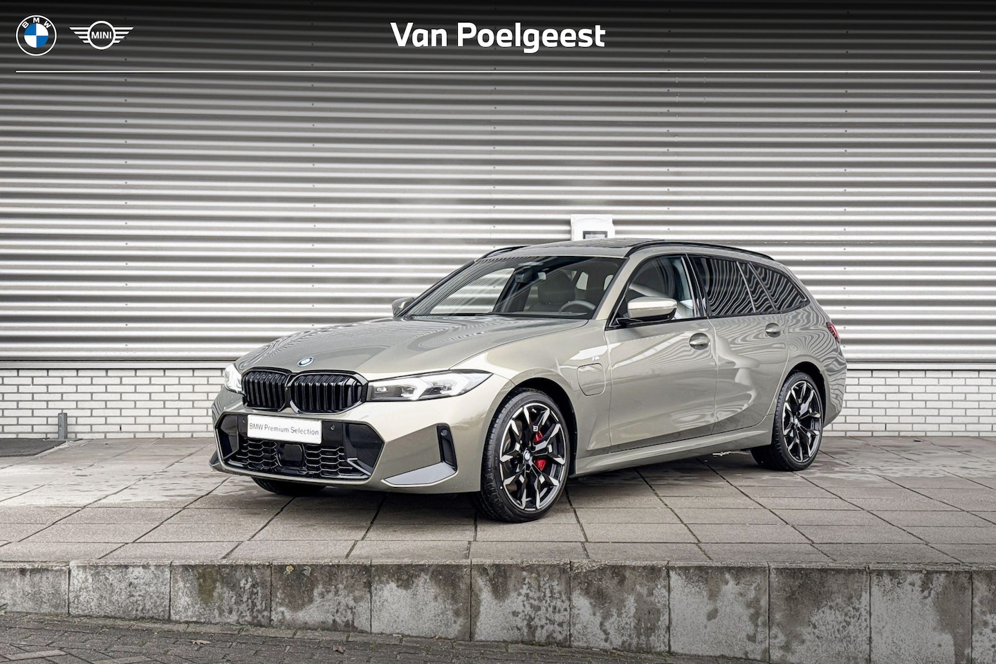BMW 3-serie Touring - 330e M Sport Edition | M Sportpakket Pro | Innovation Pack | Comfort Pack | Trekhaak - AutoWereld.nl