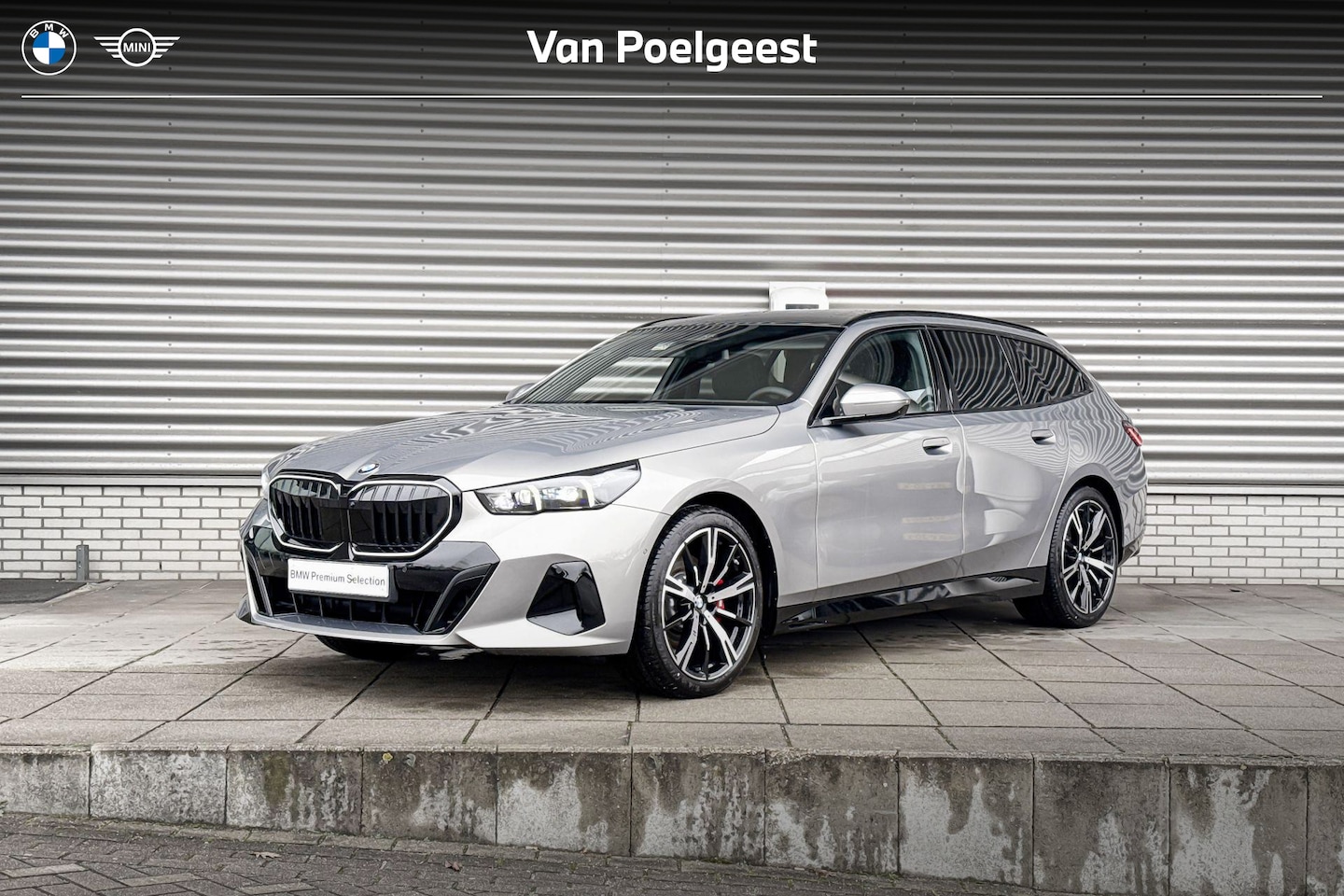 BMW 5-serie Touring - 520i | M Sport Pro | Innovation Pack | Travel Pack | Comfort Pack | Trekhaak - AutoWereld.nl