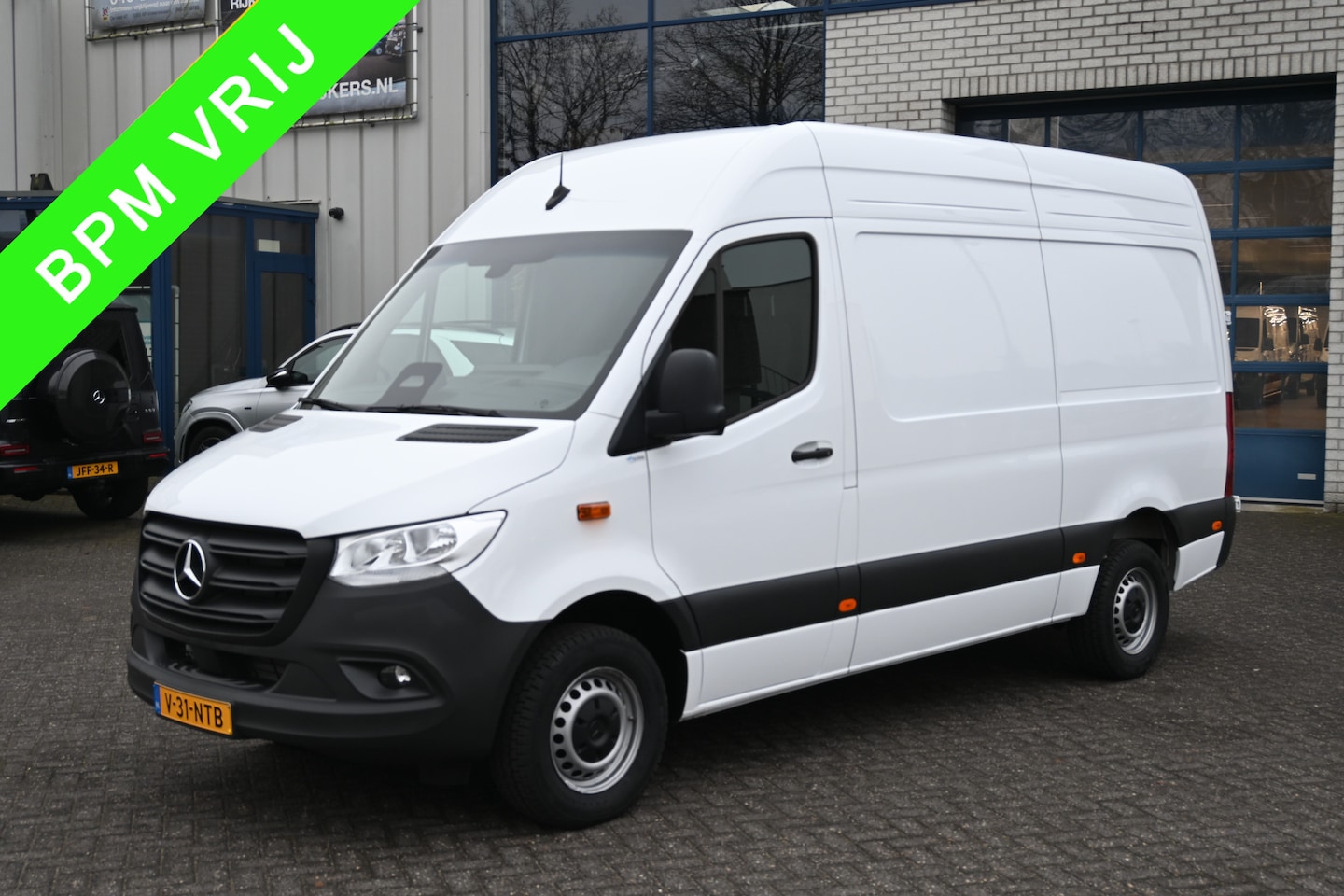 Mercedes-Benz Sprinter - 317 CDI L2H2 Pro Geveerde stoel, Navigatie met camera - AutoWereld.nl