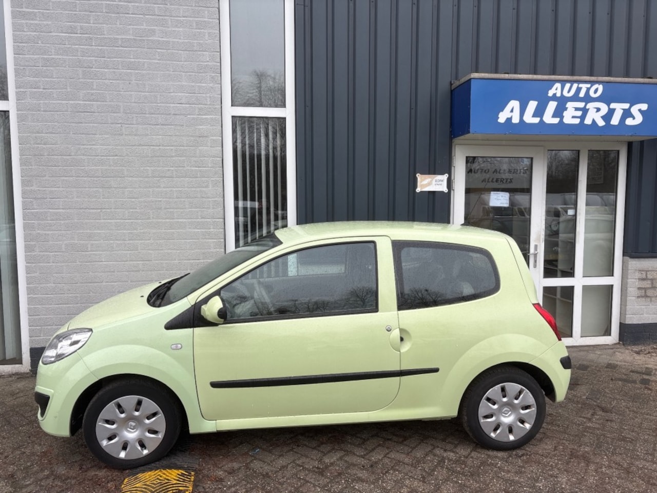 Renault Twingo - 1.2 EXPRESSION 112.352 KM dealeronderhouden - AutoWereld.nl