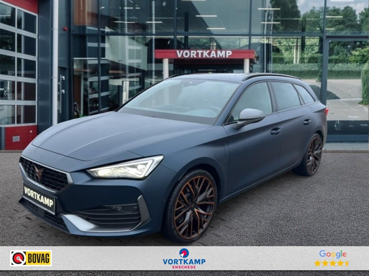 CUPRA Leon Sportstourer - 1.4 TSI DSG VZ PANODAK/CAMERA/ELEKKLEP/ACC/STOEL+STUURVERW - AutoWereld.nl