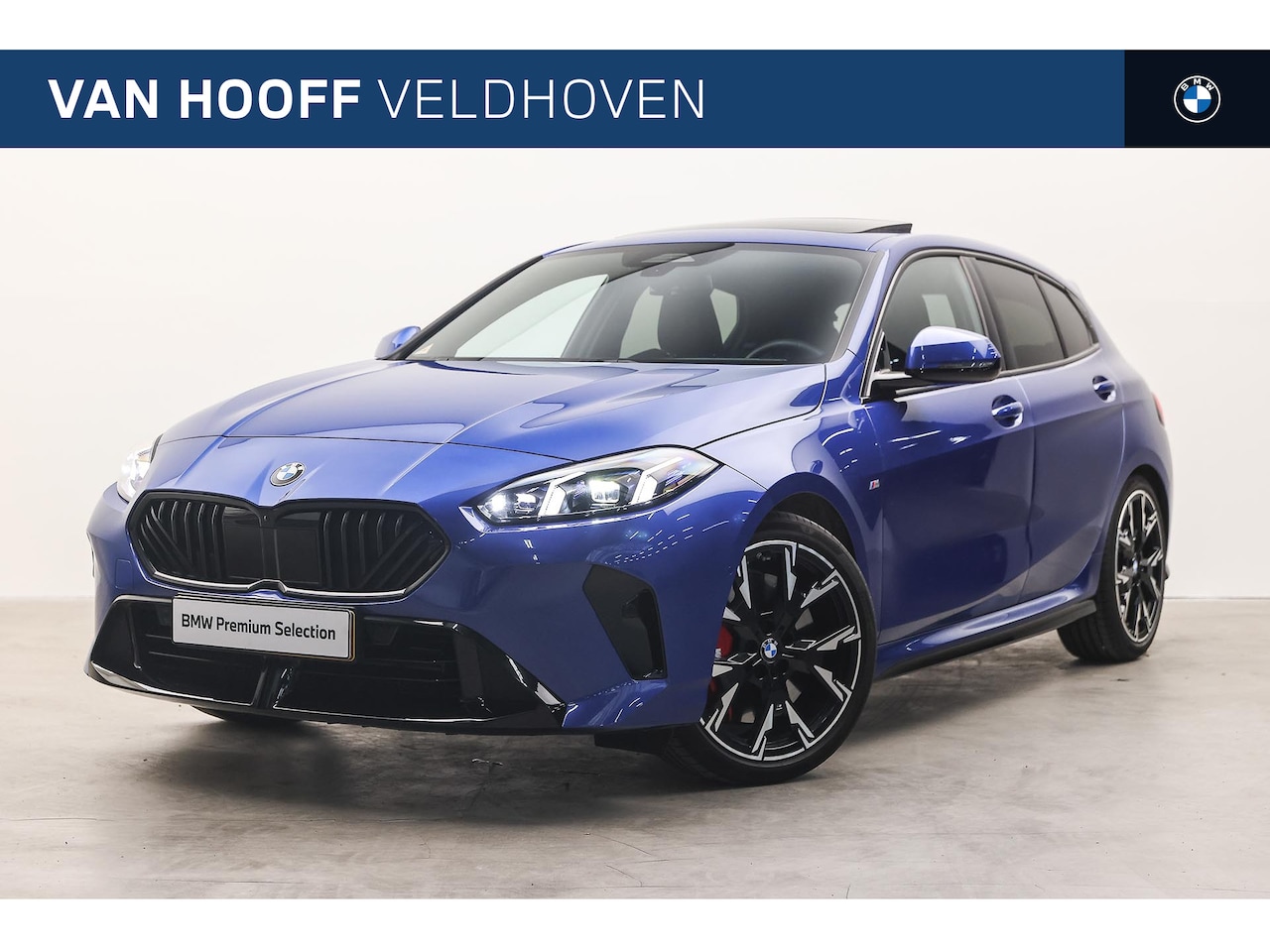 BMW 1-serie - 120 M Sport Automaat / Panoramadak / Sportstoelen / Achteruitrijcamera / M Adaptief onders - AutoWereld.nl