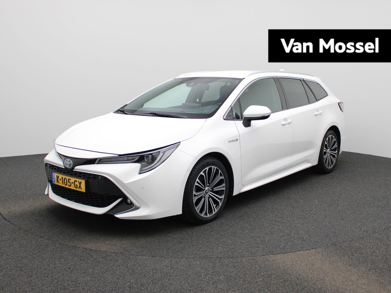 Toyota Corolla Touring Sports - 1.8 Hybrid Executive | Automaat | Leder | Navigatie | Apple Carplay / Android Auto | Heads - AutoWereld.nl