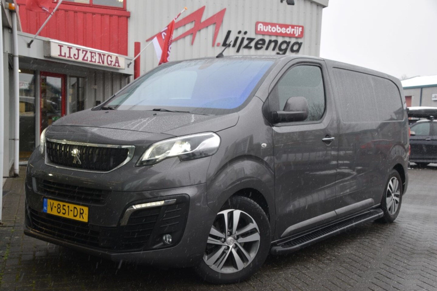 Peugeot Expert - 227S 2.0 BlueHDI 180 Premium Pack MARGE | Leer | Xenon | Navi | Trekhaak | Camera | Keyles - AutoWereld.nl