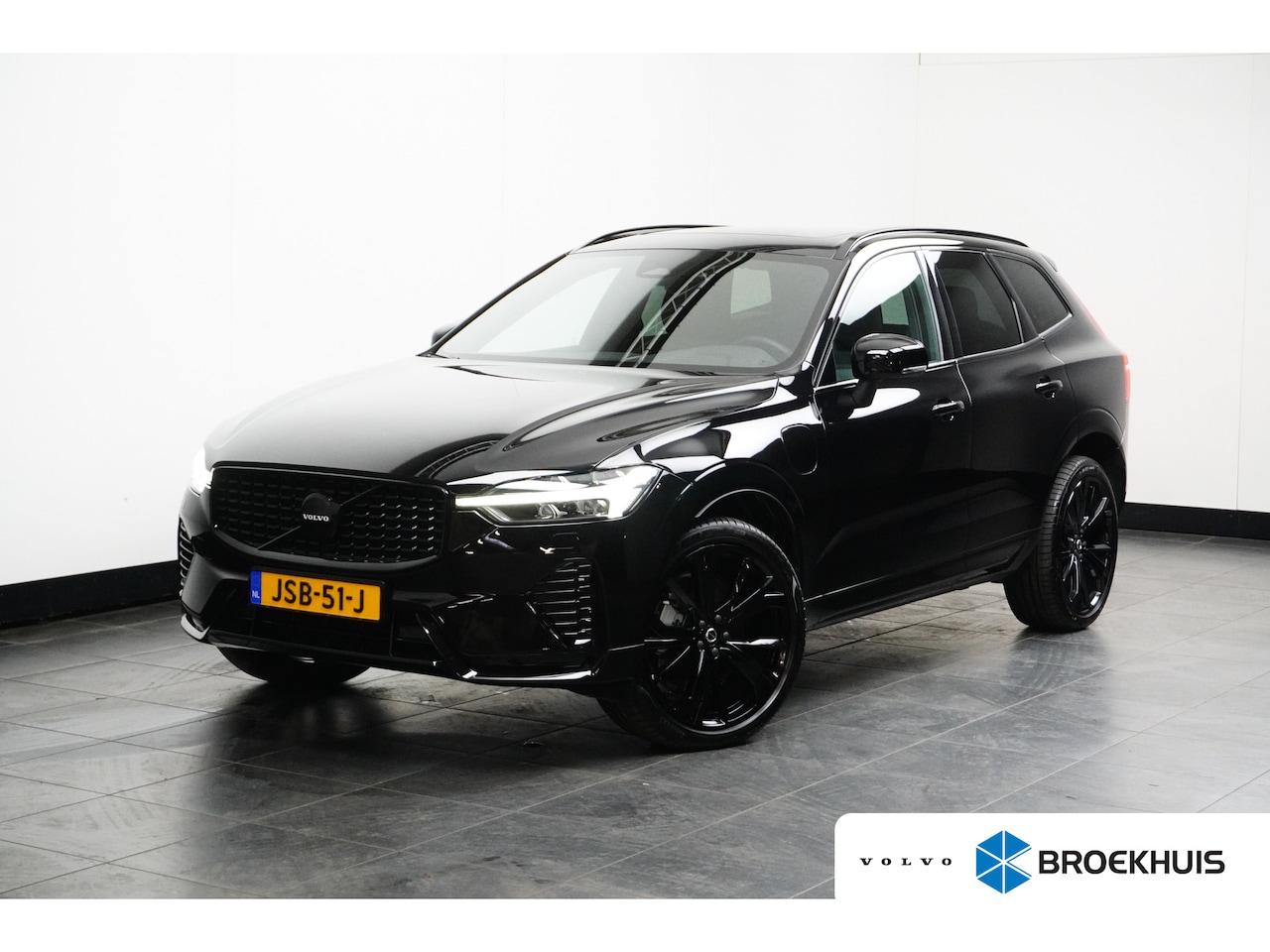 Volvo XC60 - 2.0 T6 Plug-in hybrid AWD Plus Black Edition | Achteruitrijcamera | Apple Carplay/Android - AutoWereld.nl