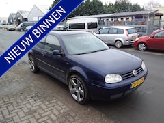 Volkswagen Golf - 1.6-16V