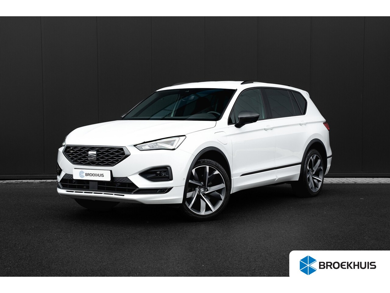 SEAT Tarraco - 1.4 TSI 245 PK e-Hybrid PHEV FR Business Intense Trekhaak | Keyless | Adaptive cruise cont - AutoWereld.nl
