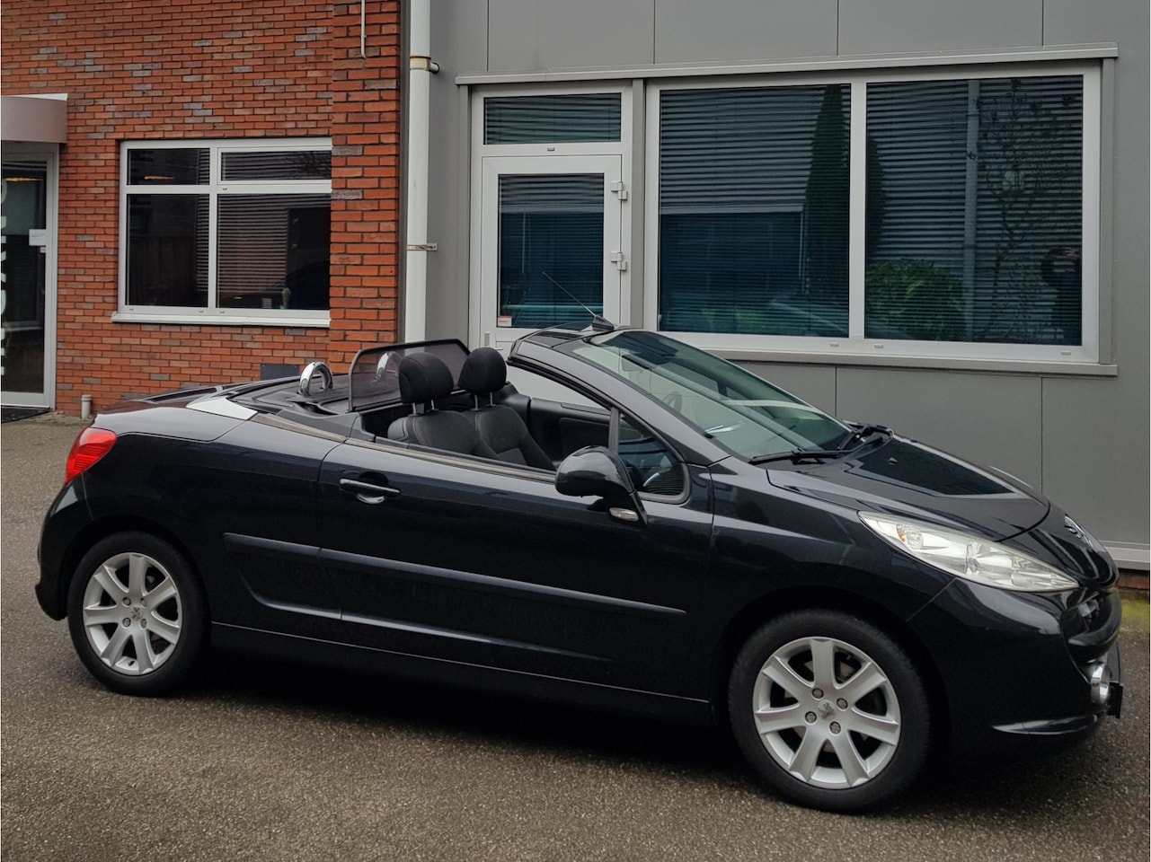 Peugeot 207 CC - 1.6 VTi 149.038Km Airco Trekhaak Cruise - AutoWereld.nl