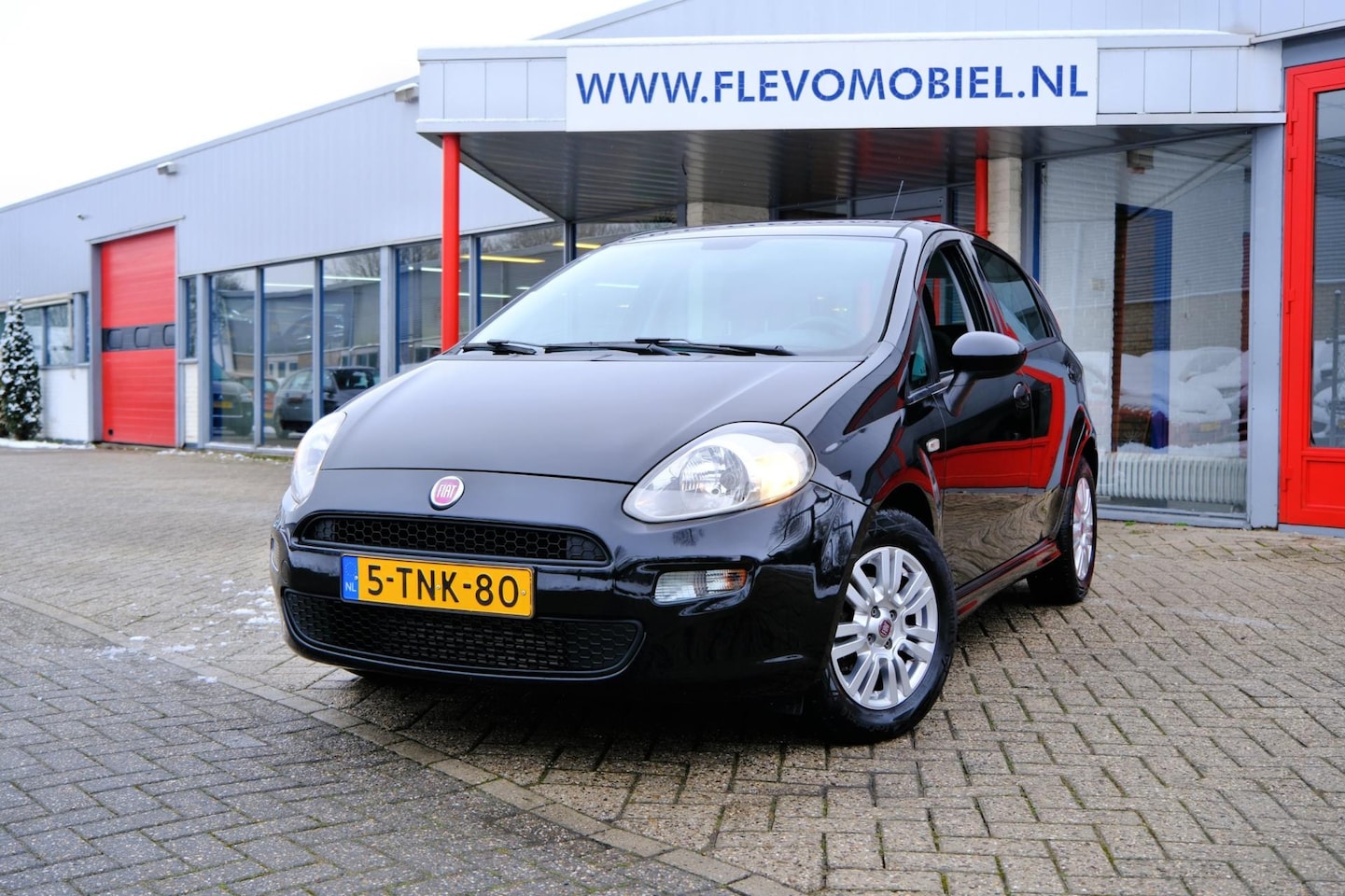 Fiat Punto Evo - 0.9 TwinAir Street 5-deurs Airco|Blue&me|Radio-CD|Elektr. ramen - AutoWereld.nl
