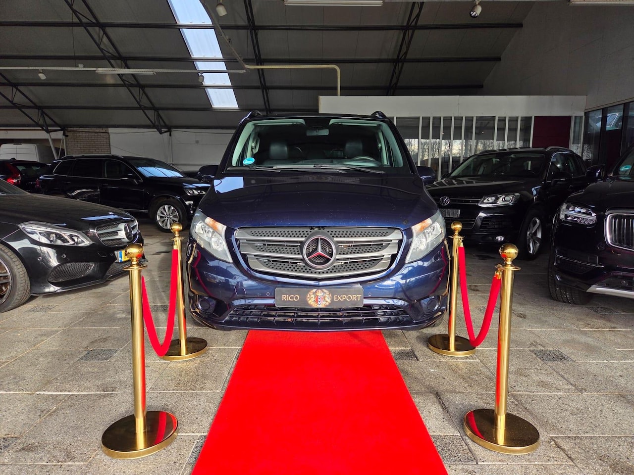 Mercedes-Benz Vito - 114 CDI AUT Extra Lang DC 6P FULL CAMERA NAVI 2016! - AutoWereld.nl