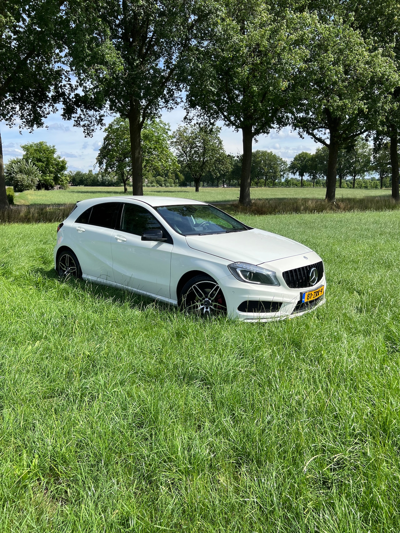 MERCEDES-BENZ A 180