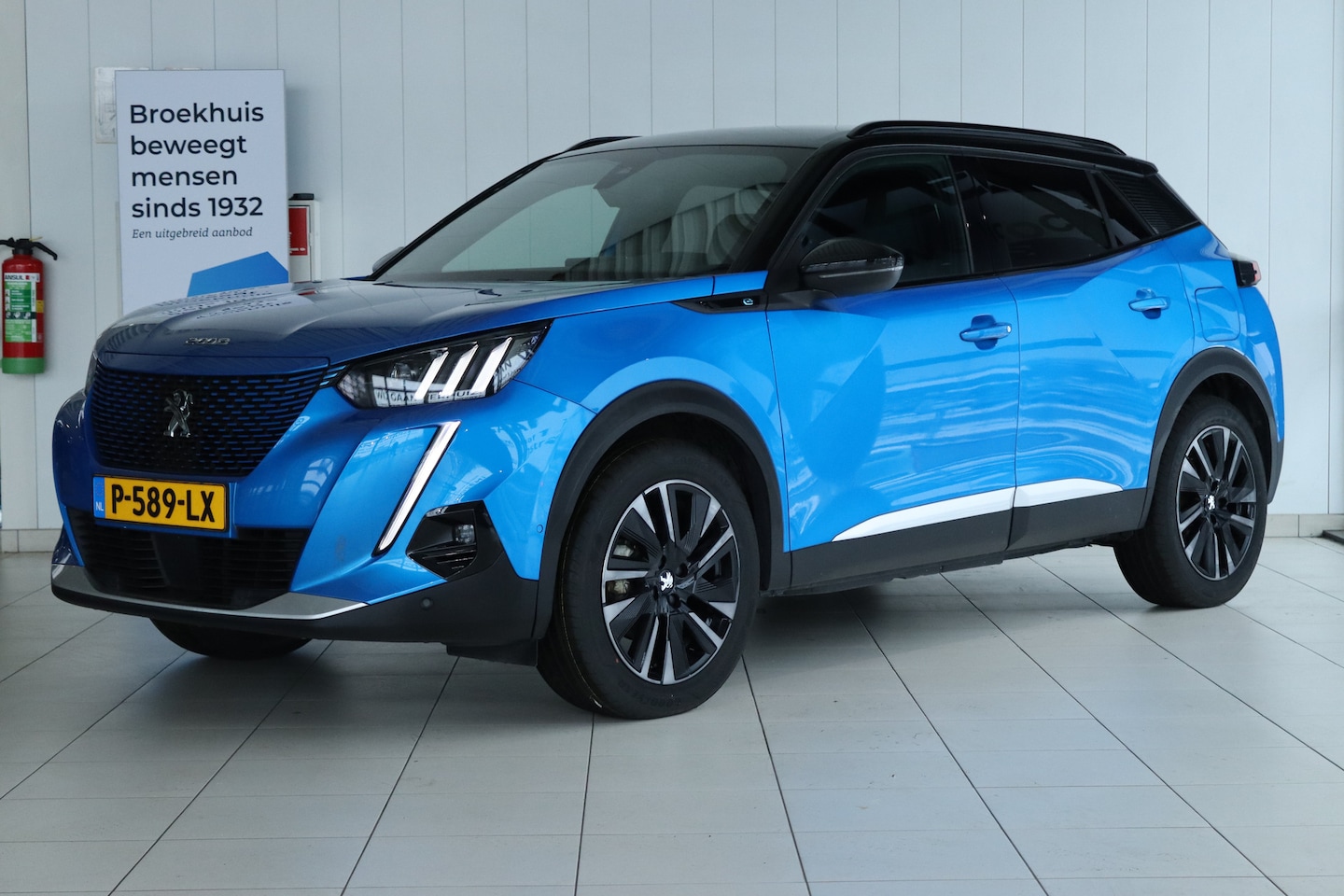 Peugeot e-2008 - EV GT 50 kWh | Cruise Control | Camera | Navi | Keyless | Carplay | 18 Inch | Climate - AutoWereld.nl