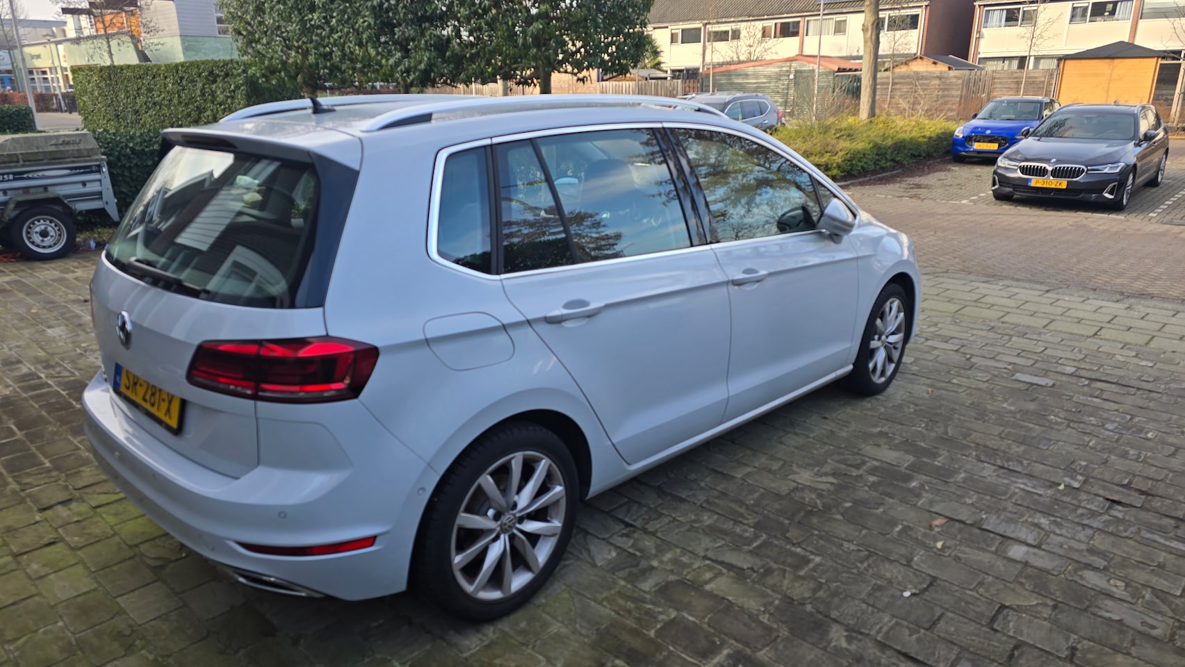 Volkswagen Golf Sportsvan - 1.5 TSI ACT Highline Edition Volkswagen Golf Sportsvan 1.5 TSI Dealer onderhouden - AutoWereld.nl
