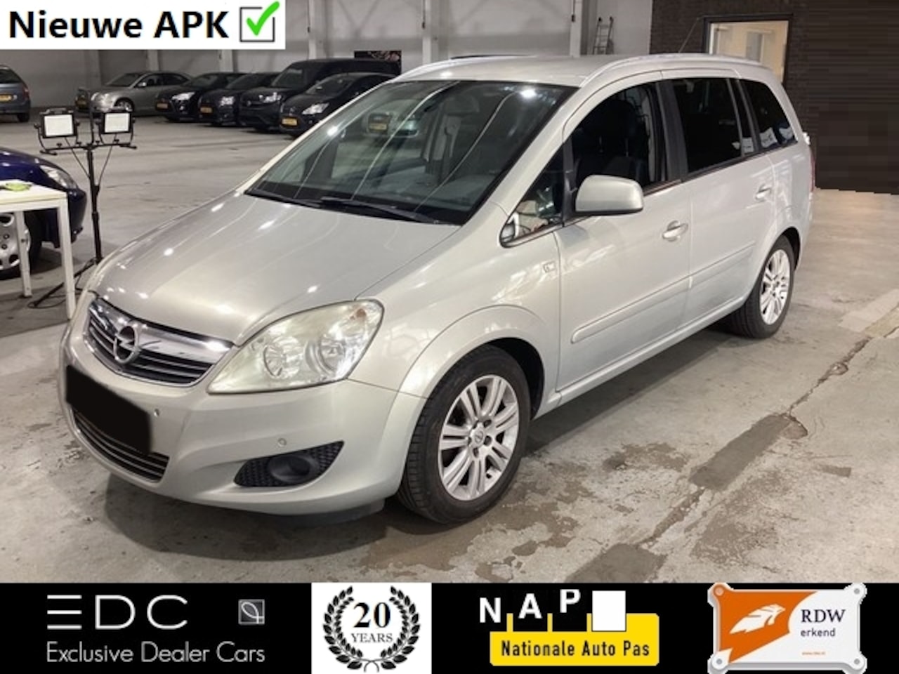 Opel Zafira - 1.8 Cosmo Navi | PDC | Cruise | Climate Control | Trekhaak Etc. - AutoWereld.nl