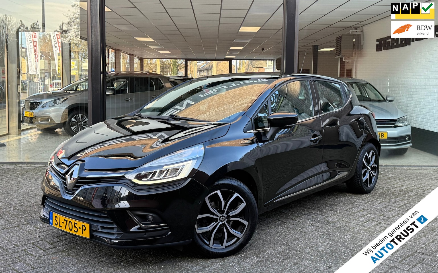 Renault Clio - 0.9 TCe Intens CLIMATE | LED | CAMERA | CRUISE | NAVI - AutoWereld.nl