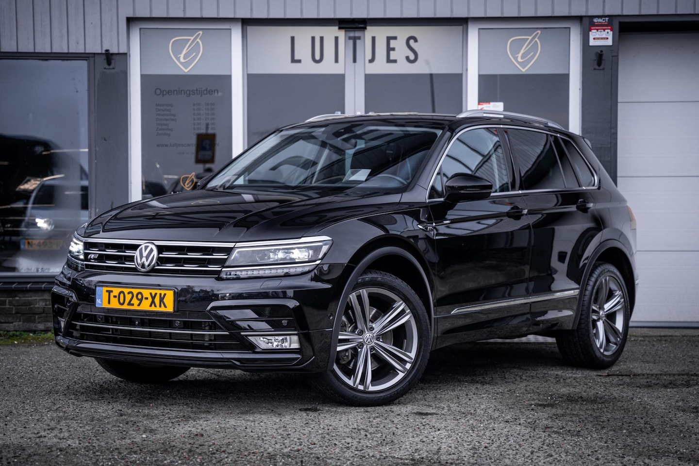 Volkswagen Tiguan - 2.0 TSI 4Motion R-line I Dynaudio I 360° I HuD I Virtual-cockpit I Carplay I Topconditie! - AutoWereld.nl