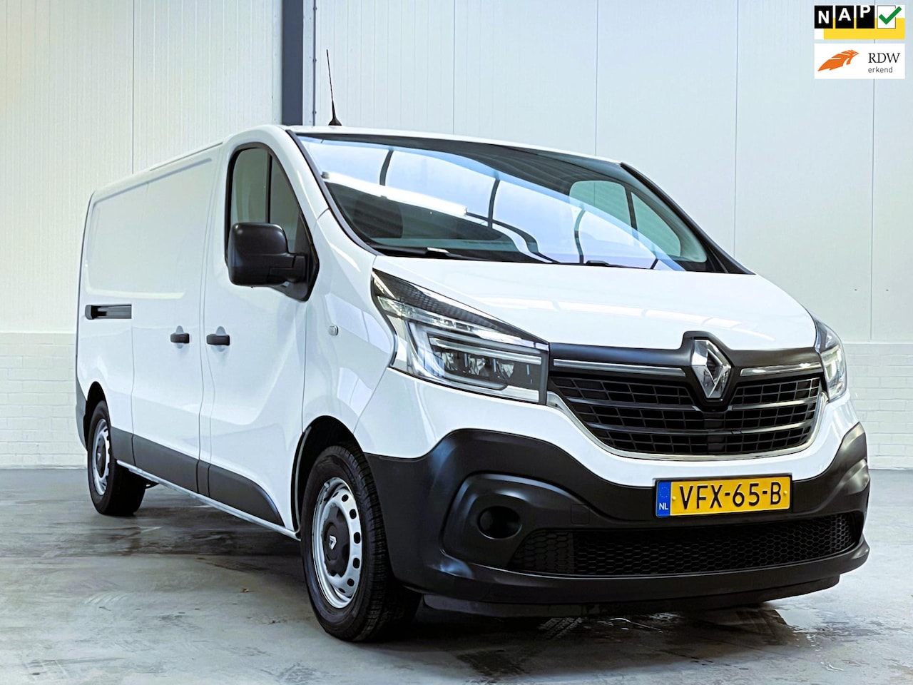 Renault Trafic - 2.0 dCi 145 T29 L2H1 DC Comfort|Automaat|Trekhaak - AutoWereld.nl