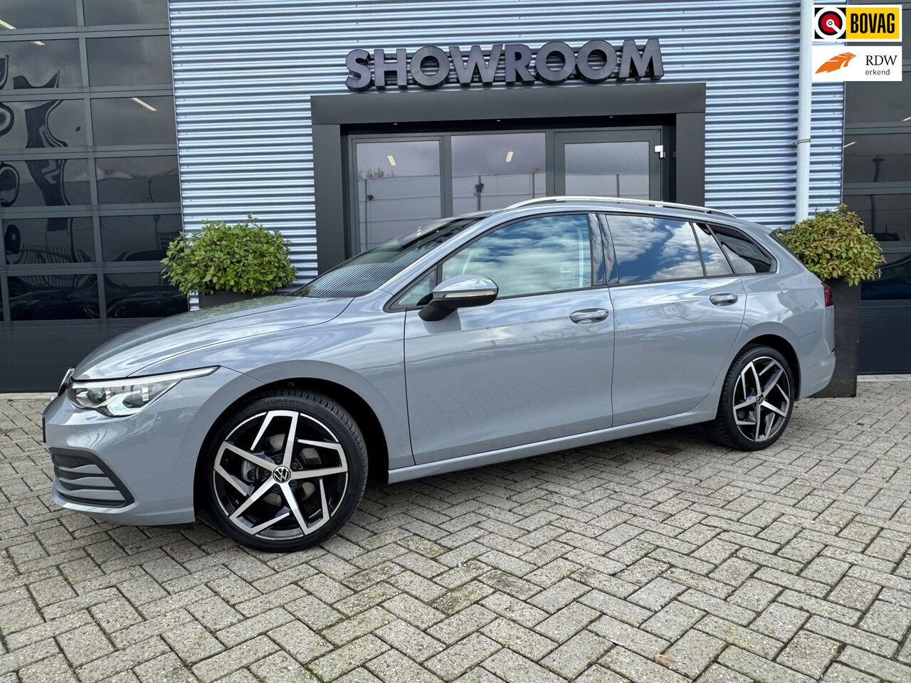 Volkswagen Golf Variant - 1.0 eTSI Life Automaat|Apple Carplay|Pano|Camera |Dealer onderhouden - AutoWereld.nl
