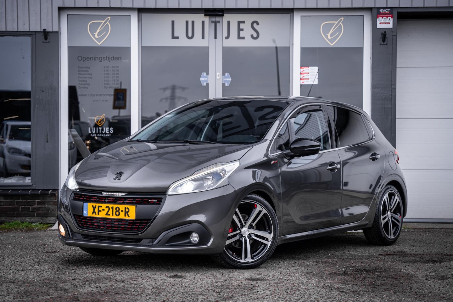 Peugeot 208 - 1.2 PureTech AUT6 GT-Line I Carplay I Climate-control I Xenon I Half-leder I Distributie-v - AutoWereld.nl
