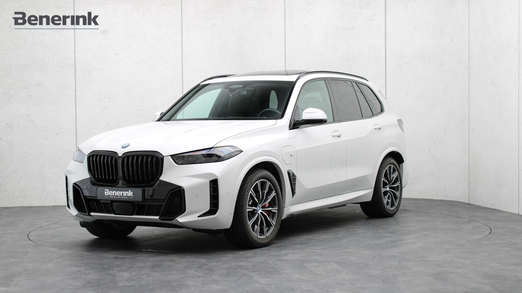 BMW X5 - xDrive50e M-Sport Pro | Stoelventilatie | Harman/Kardon | Panoramadak | Head-up | Trekhaak - AutoWereld.nl