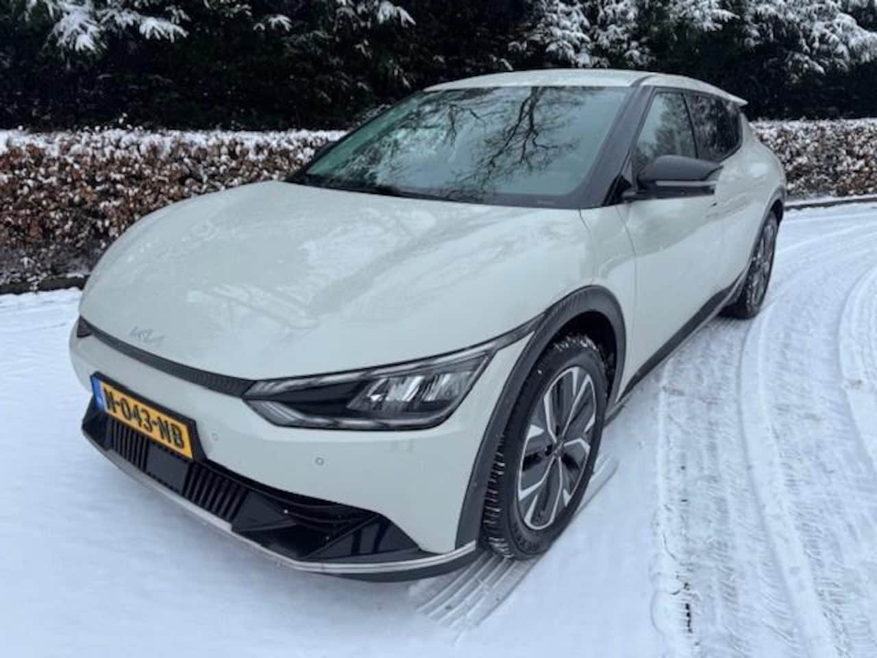 Kia EV6 - PLUS 77.4KWH SOH 97,7% TREKHAAK/ LEER ACARPLAY/LED/FABRIEKSGARANTIE - AutoWereld.nl