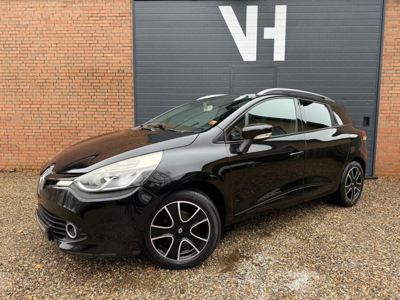 Renault Clio Estate - 0.9 TCe Expression |AIRCO | NAVI | TREKHAAK | 7 UITVOERING | - AutoWereld.nl