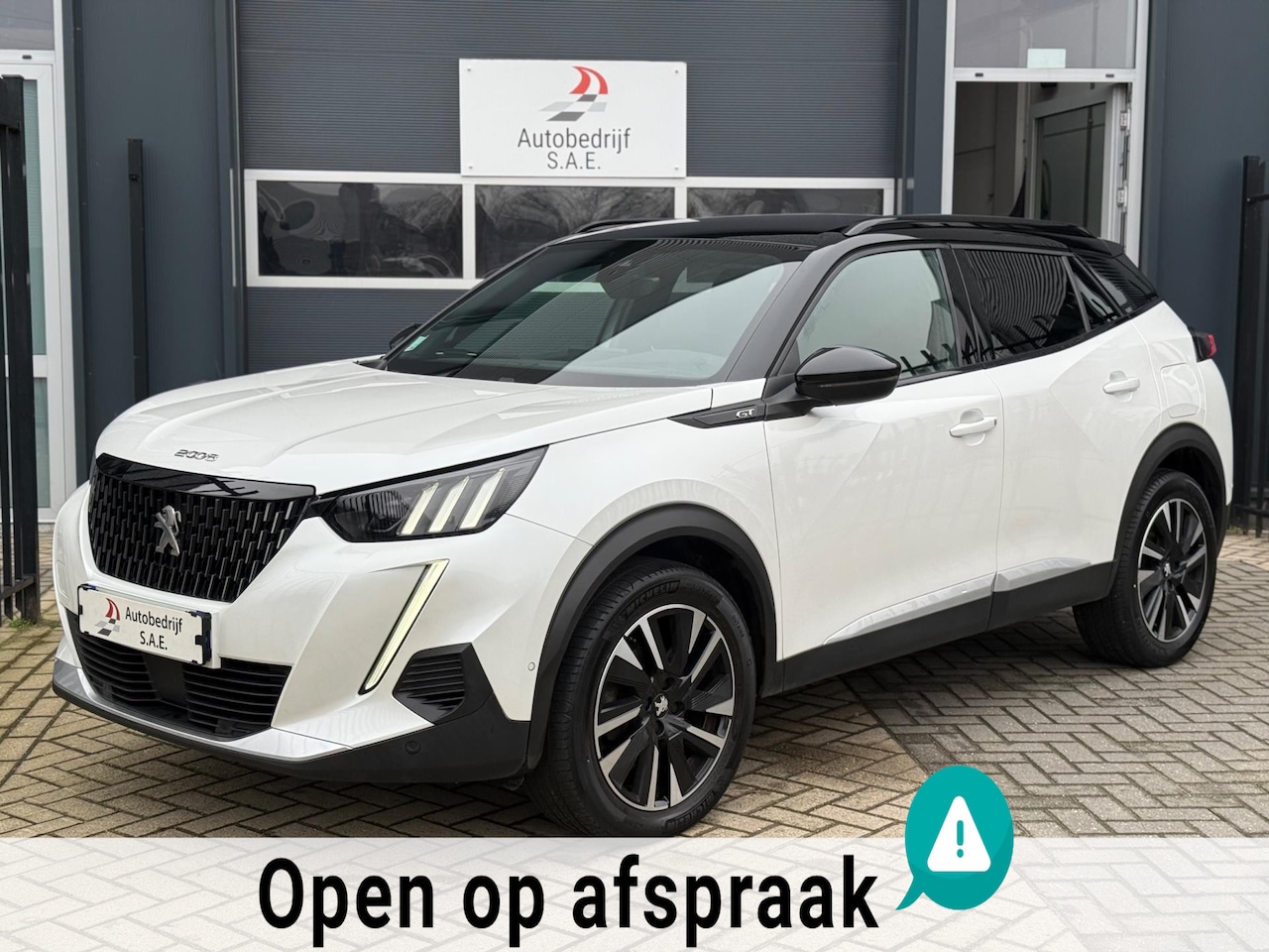 Peugeot 2008 - 1.2 PureTech GT CARPLAY NAVI AUTOMAAT - AutoWereld.nl
